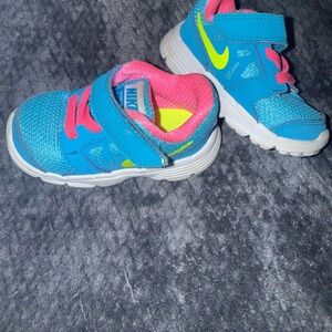 Nike Toddler 4C Blue/Pink Athletic Sneakers